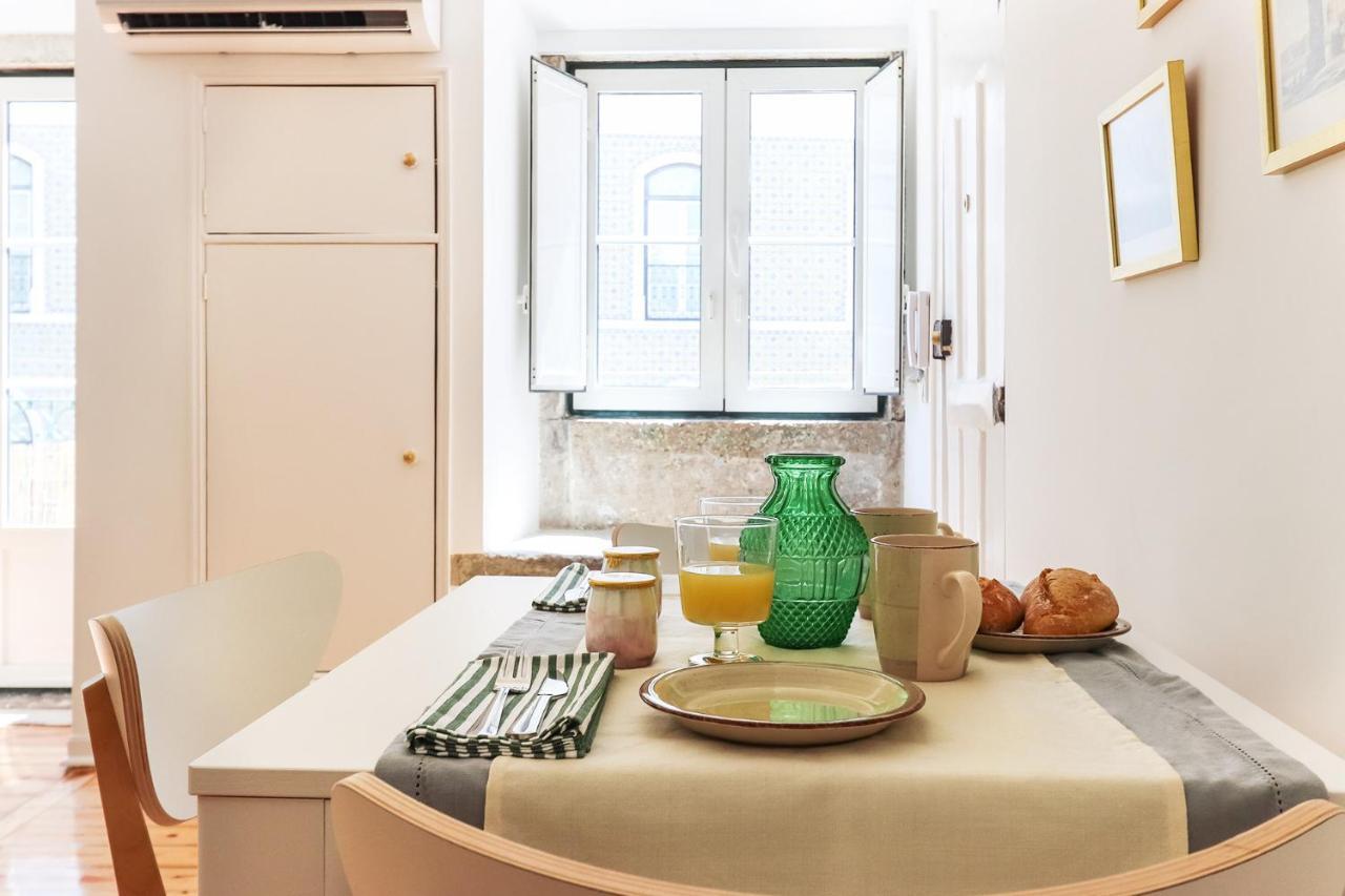 Castelo Premium By Homing Apartment Lisbon Exterior photo